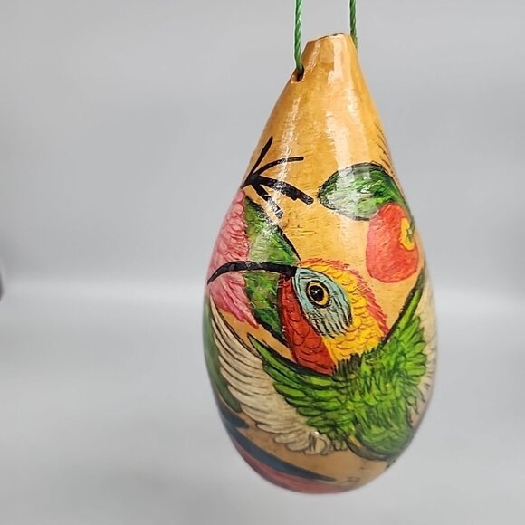 Vintage Panamian Brightly Hand Painted Gourd Folk Art Ornament 5.5" - Picture 2 of 4